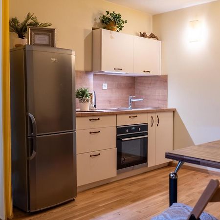 וילנה Cozy Suite With Inner Yard מראה חיצוני תמונה