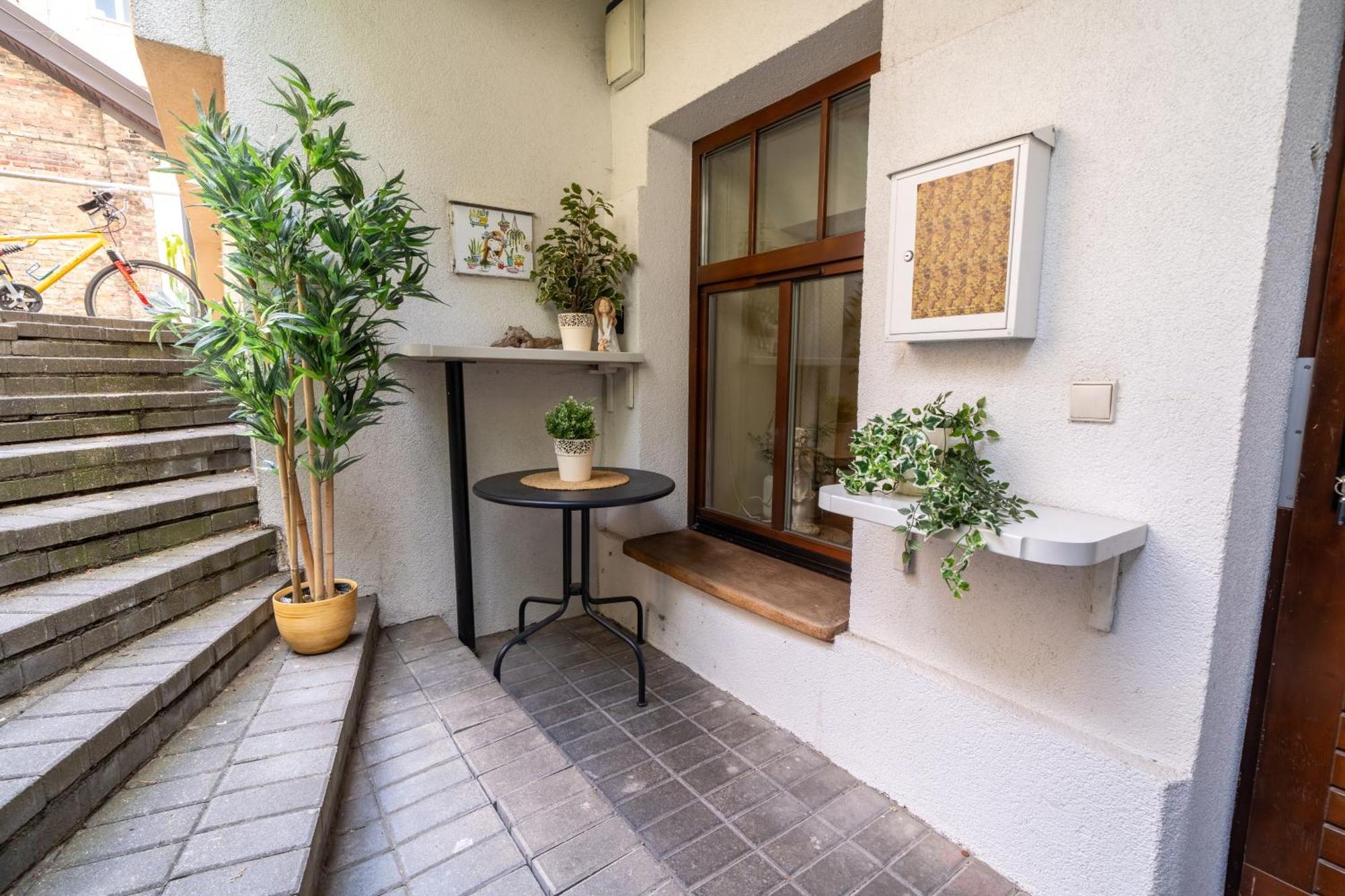 וילנה Cozy Suite With Inner Yard מראה חיצוני תמונה